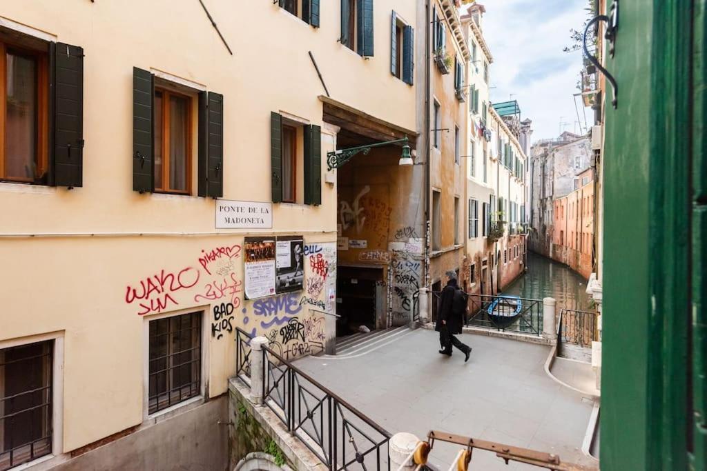 Ca' Della Madoneta - Vista Canale Venice Exterior photo